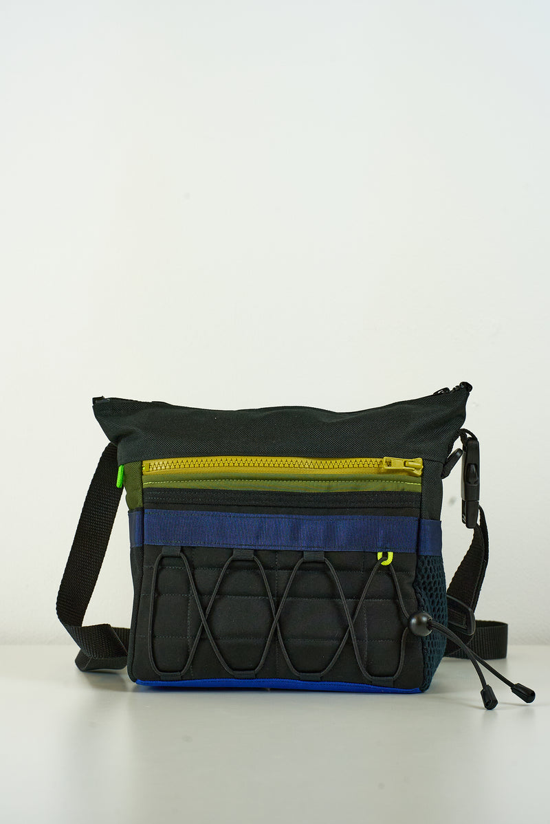 Sacoche « Abysse » Crossbody noir & bleu - Arrête  tes sacs by Mesk