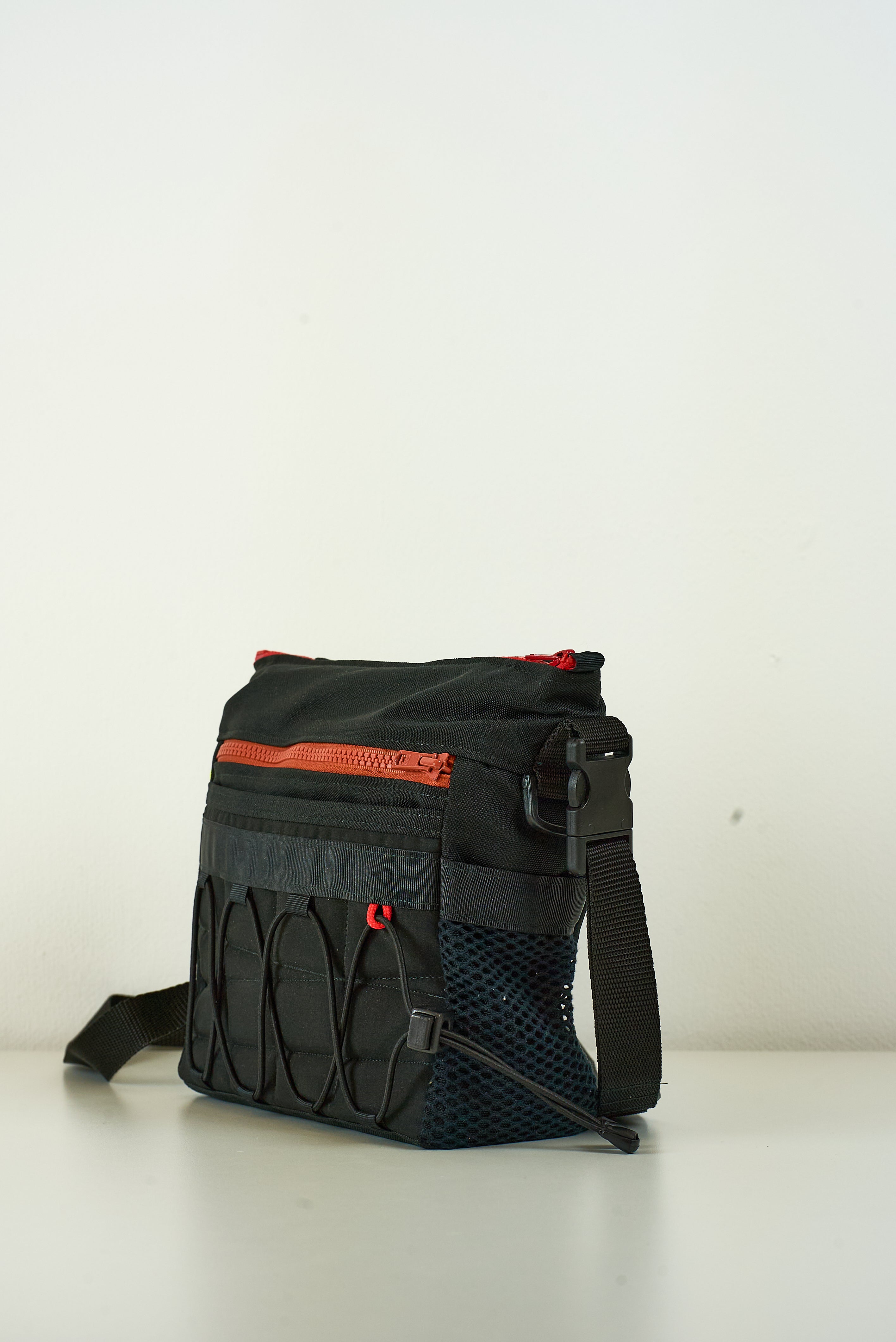 Sacoche « Braise »  Crossbody noir &amp; rouge  - Arrête  tes sacs by Mesk