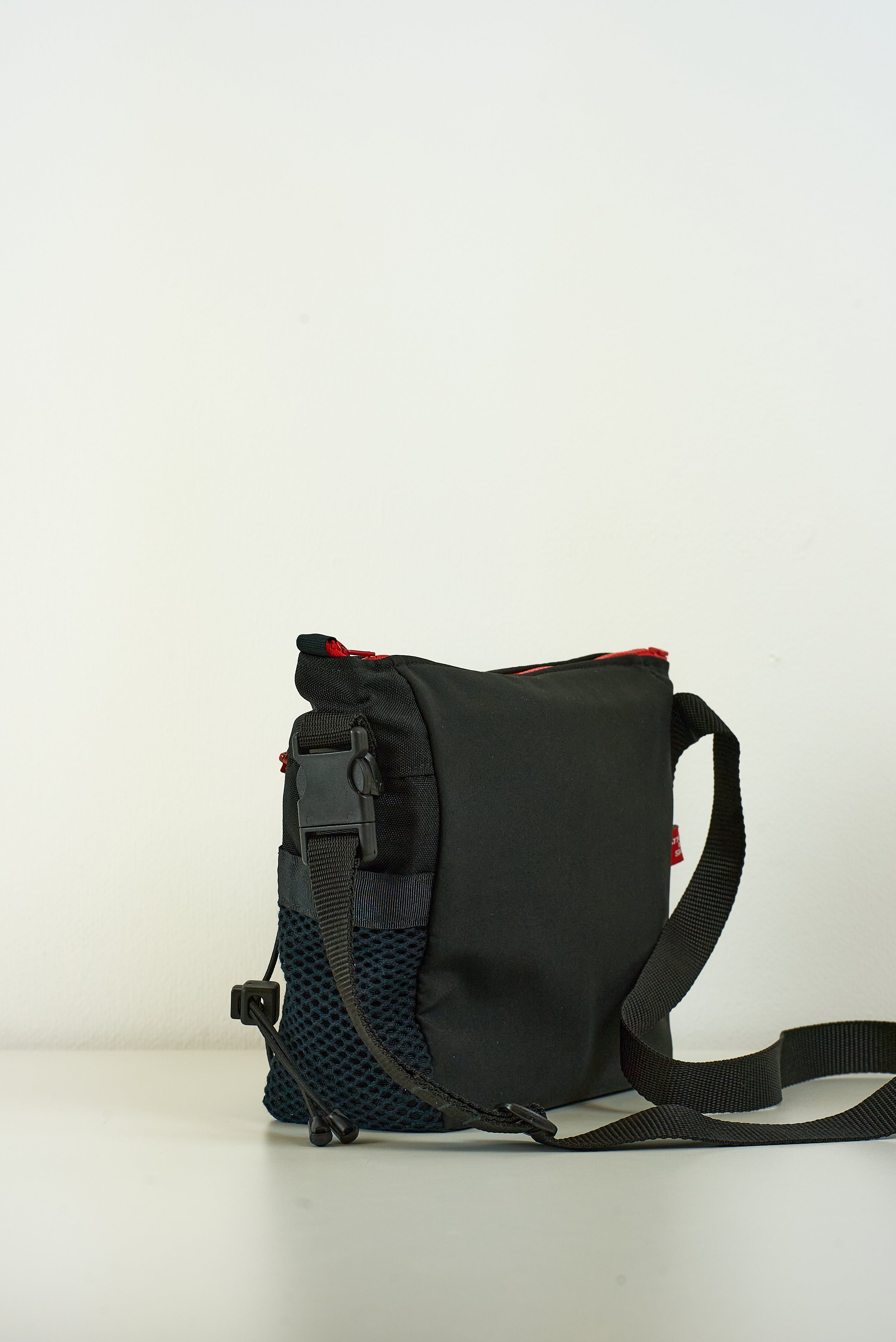 Sacoche « Braise »  Crossbody noir &amp; rouge  - Arrête  tes sacs by Mesk